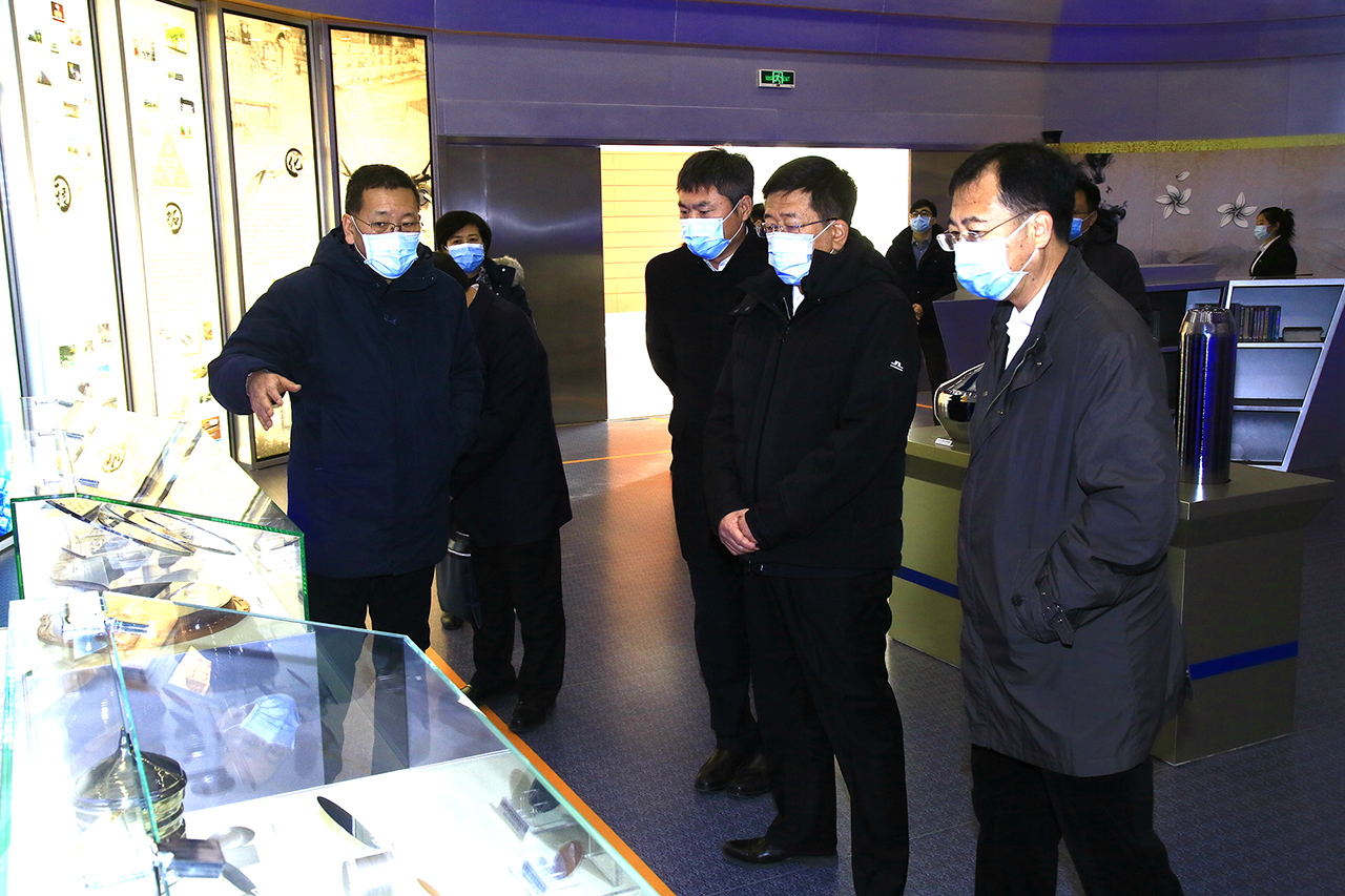 國資委黨委委員、副主任任洪斌一行到有研集團懷柔科創園調研