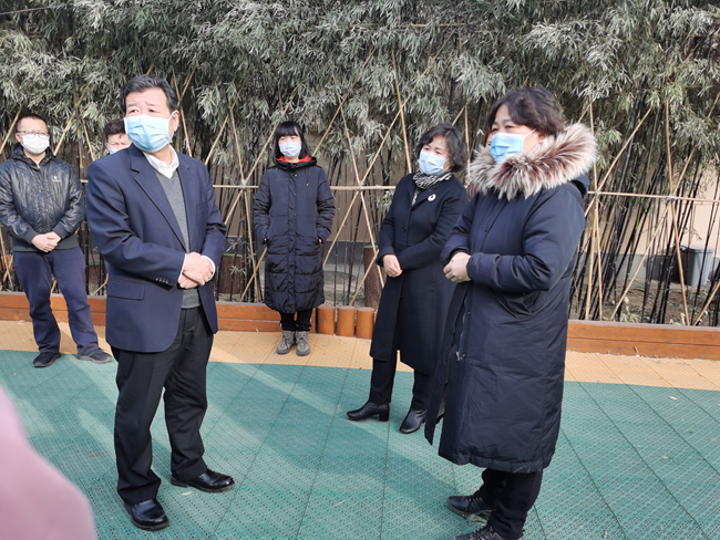 有研集團副總經理王臣慰問有研幼兒園、有研衛生站工作人員